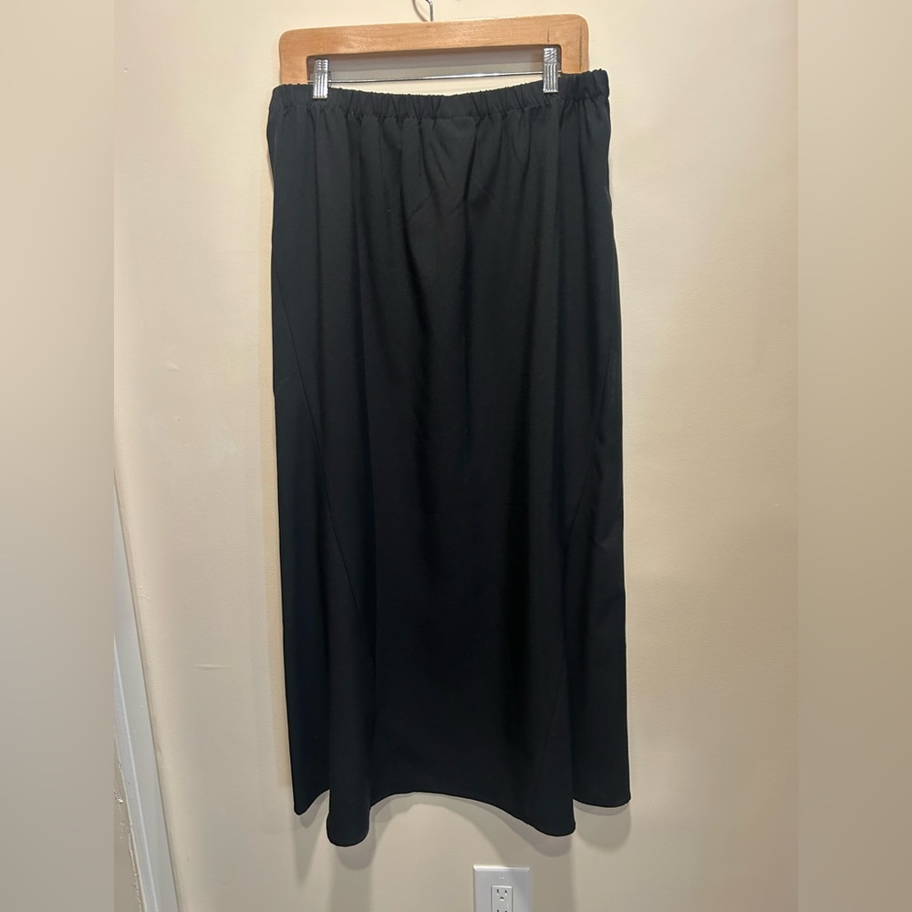 Avenue Classic Black A-Line Skirt
